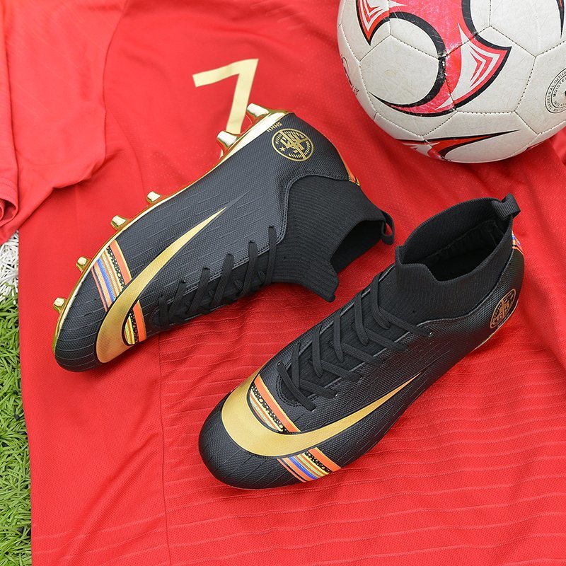 2023 Popular Golden Color Sole Long Spikes Football Shoes Professional Soccer Shoe