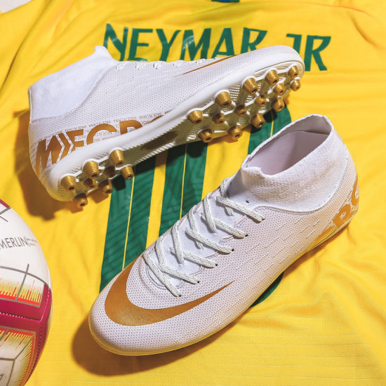 2019 New Design Custom Brand Name Style Football Shoes for Men