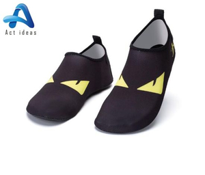 2018 Summer Fashion Wholesale Rubber Unisex Surfing Anti-Slip Aqua Water Shoes